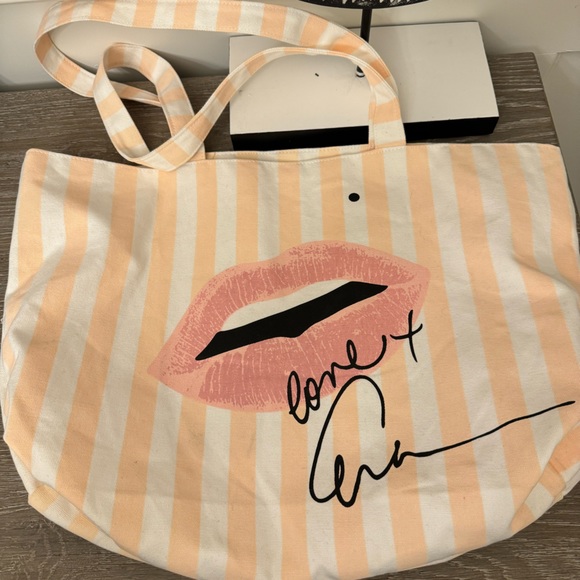 Eva Mendes New York & Company tote bag - Picture 2 of 4